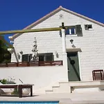 Vakantiehuis Nevista *