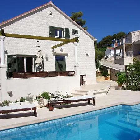 Holiday home Nevista *