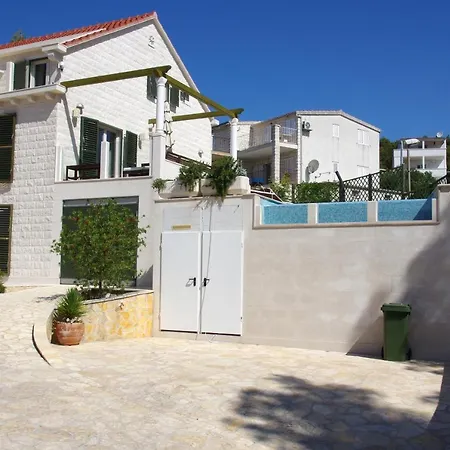 Nevista Holiday home *