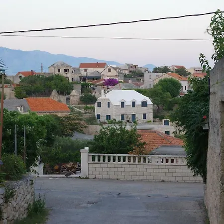 Nevista Holiday home Sumartin