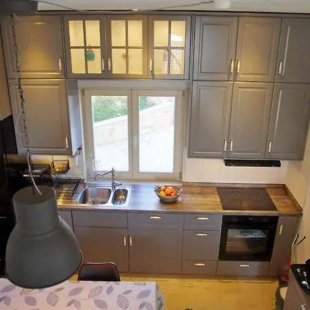 Nevista Holiday home