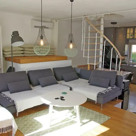 Holiday home Nevista